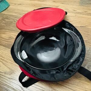 Anchor Hocking insulated casserole dish with bag